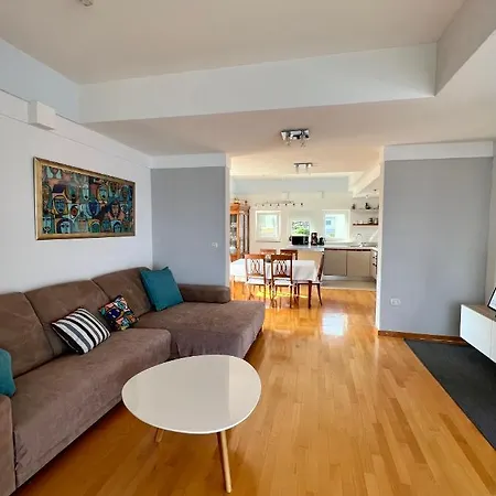 Plaza Appartement Zavala