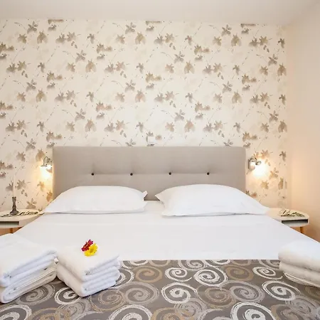 Plaza Appartement Zavala